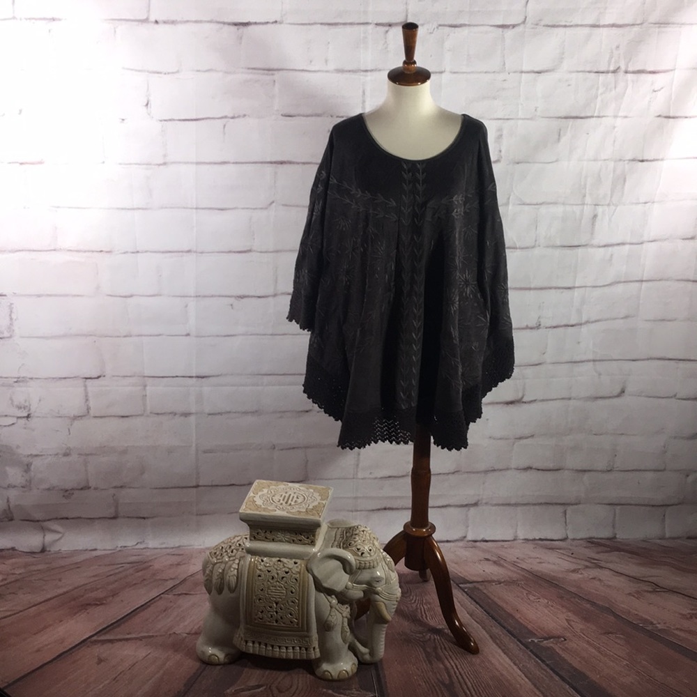 Embroidered Poncho By Monoreno